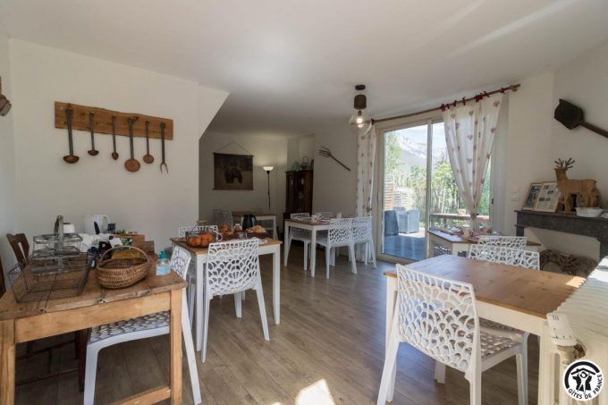 31G301394-ad06db3d7d0f4824a58b53a4c9cb8dfd