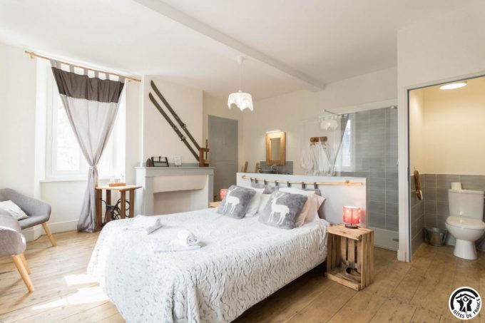 31G301394-ed8c647e2f924575a2dec9faa556d364