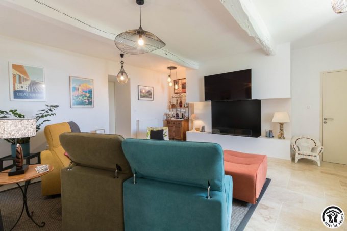 31G301569-2b6eb4d9c0e54971ab2047c254dca569