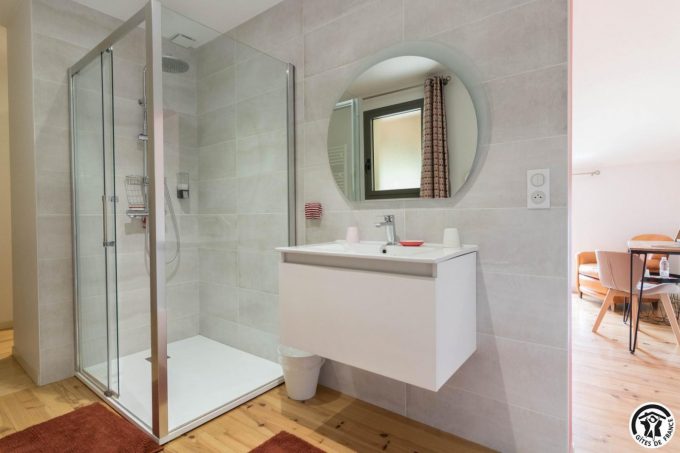 31G301569-6b2991cf81c64b5298fd2e32d03b571a