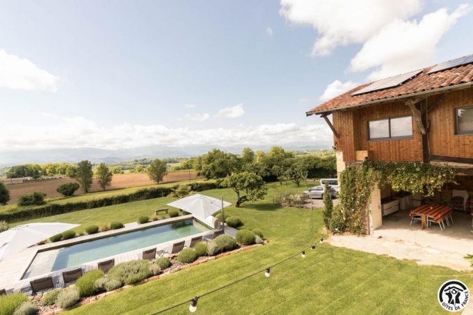 31G301569-6d045886ba5045d09da53024764b70cf