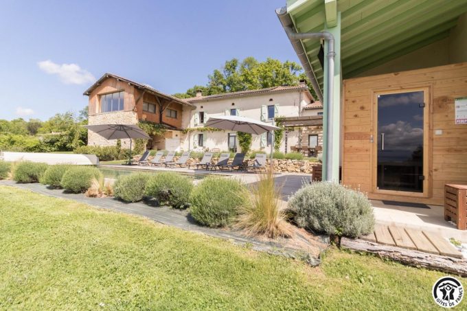 31G301569-c94f6e7e5f844e53a4b487462dc61622