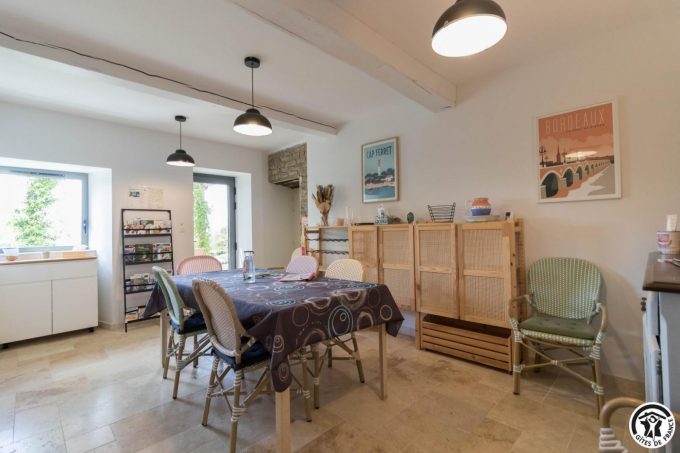 31G301569-da8da30fb8494292a78809860309cb74