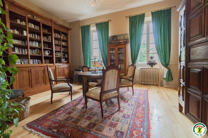 31G301577-425fb3744d0349b69d4b79f567badea2