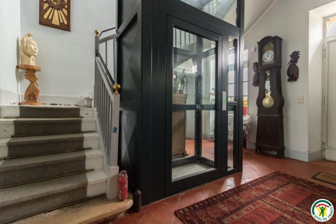 31G301577-a0389605d27644a4867340a399e908d5