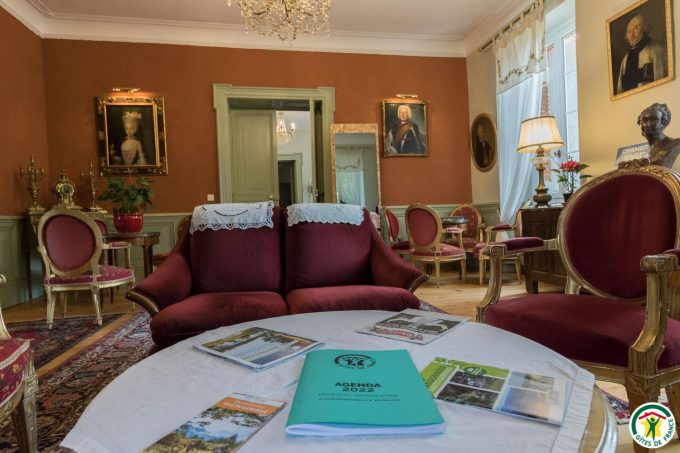 31G301577-a9792c01708a4f22acc601da79e9d5b8