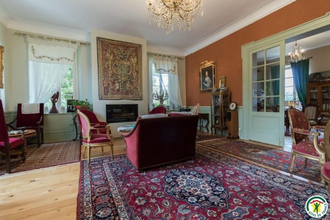 31G301577-bdfaf48b63b74cfab0a39b075d31f6eb