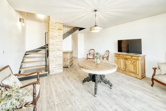 31G301623-1a839f8065e840bdaa38df30c3793ca7