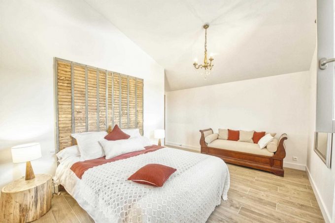 31G301623-55eb056ed74f43b4bc924f37a79f1326