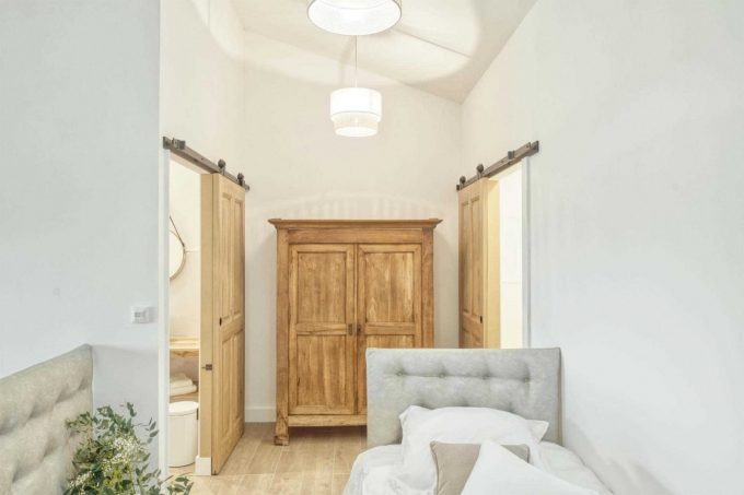 31G301623-8fb000b99e63458c84afabb2ea45fa4f