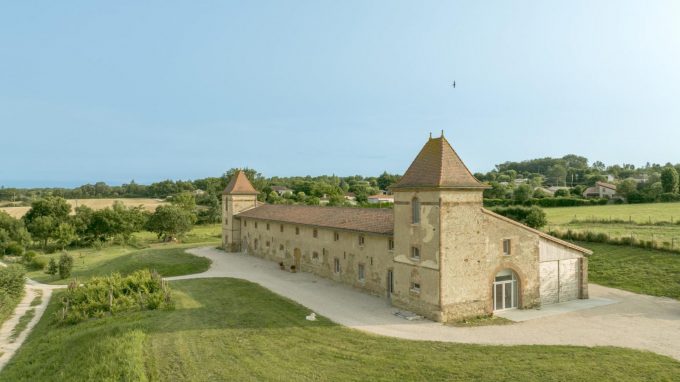 31G301623-ca3ab566ebbe48d8873457821f343f58