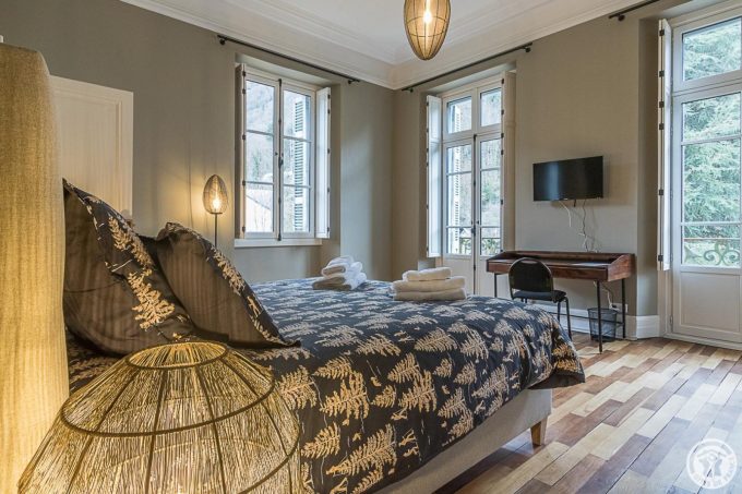 31G301670-12cf9437767e42ec862471a981d2d32c