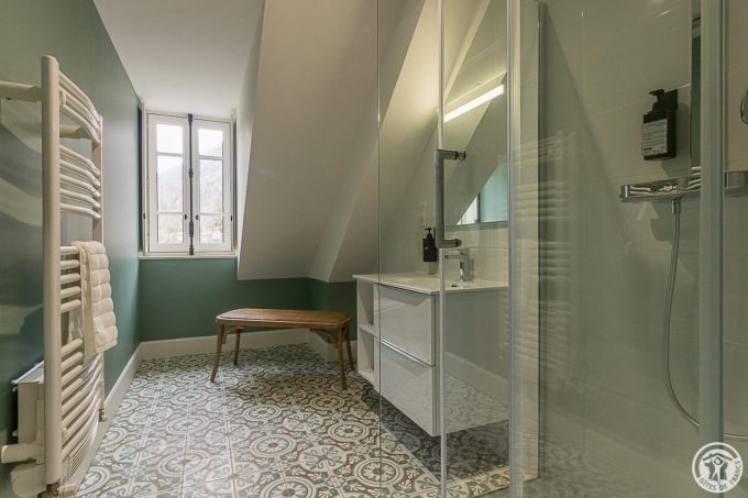 31G301670-4923b1bcb77a4857bb1ac8785291bcf2