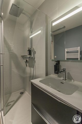 31G301670-69ea6f75c14c4525a330bf0bf539a608