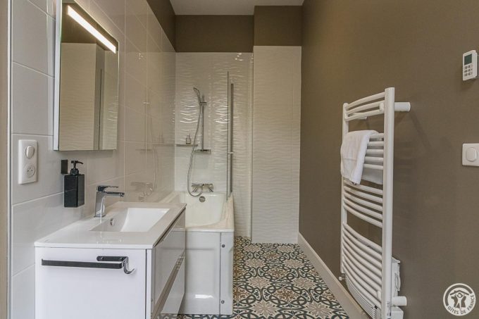 31G301670-6f8670b3ebb04e718c0264fdd8ab6927