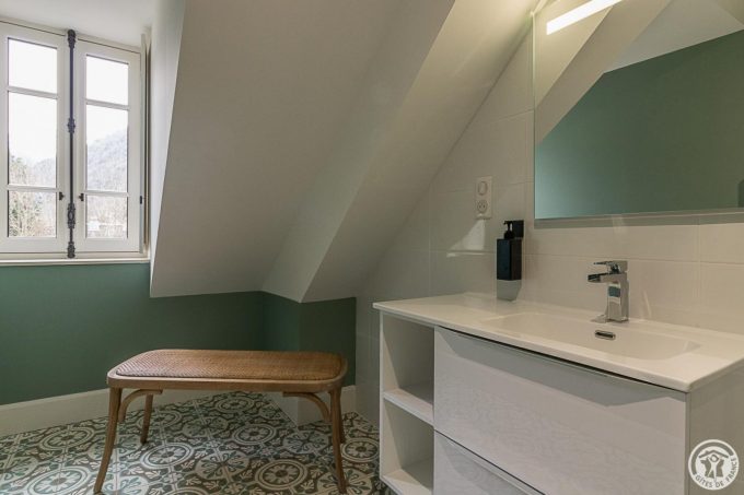 31G301670-a83d65a0a77f4e5b99af927b10175bf5