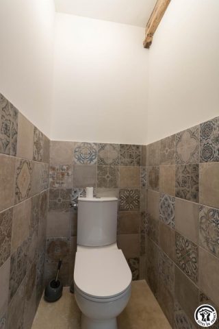 31G301691-074338e84a9d43009f65276da4811621