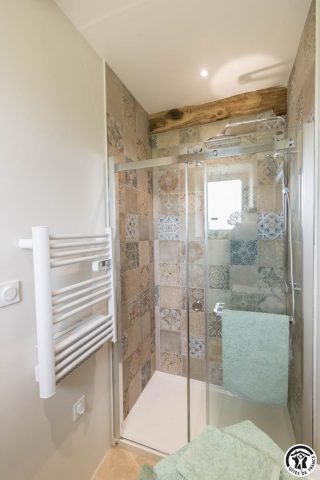 31G301691-6cca323082a84a98887f97fa90b159eb