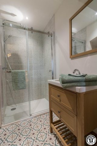 31G301691-e786dd0ebea846dc992ceaf20a775c50