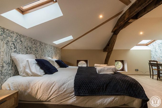 31G301726-148bb6a31f624e1c8b6222c734a08f3c