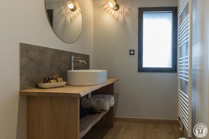 31G301726-2b1339ca810e4b53ba192fba8327fcf8