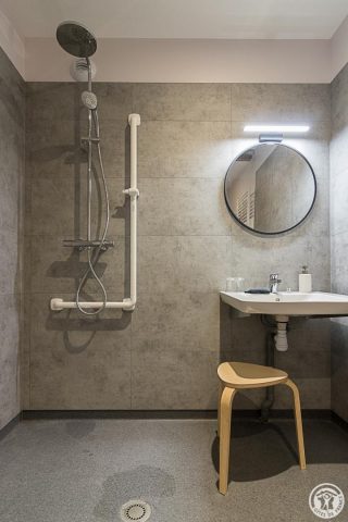 31G301726-8292963d3a804a4cbde65bc8c359dbd1