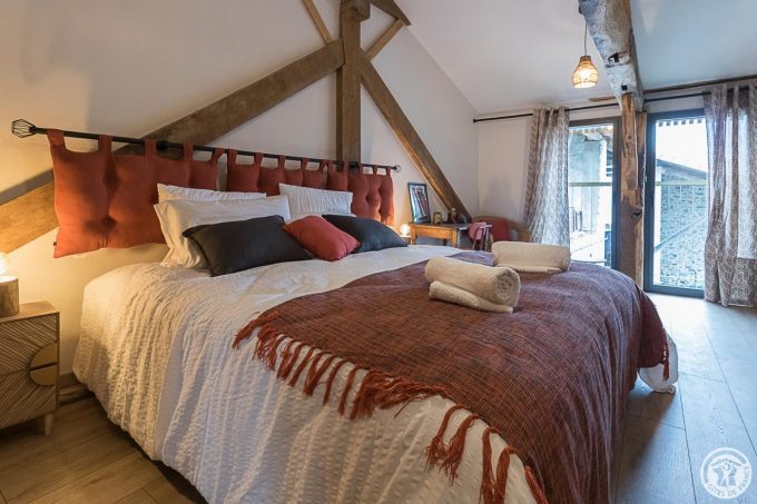 31G301726-9388af952d434d03ac1e439cc6de1943