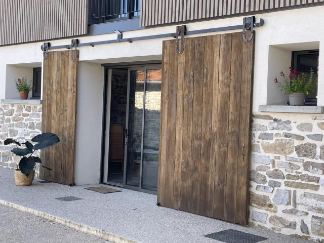 31G301726-98567bd4ae0245168486fc64a0d109b9