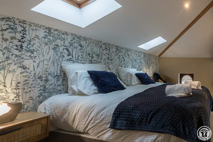 31G301726-ce178b45485942b4acbb1760a12972a6