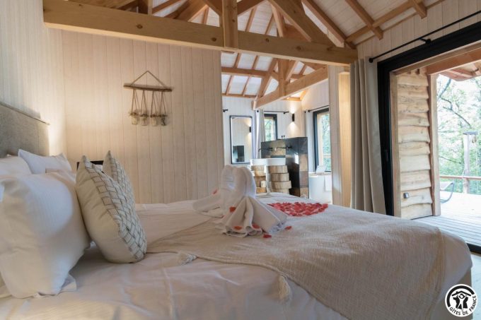 31G301727-2f5347e7f0424978b6b6af27fb98cadd