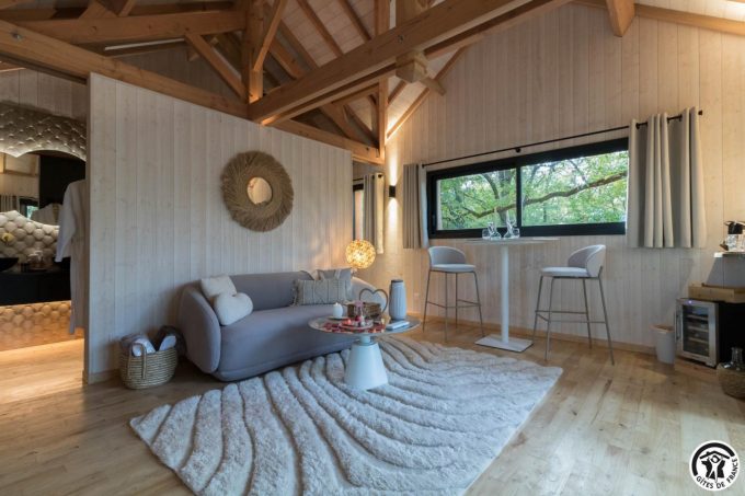 31G301727-51169ea3b2ff4b09a4314adddd753892