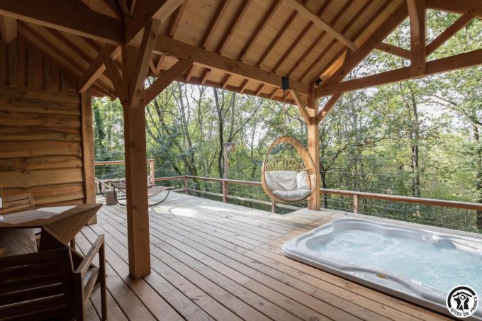 31G301727-7f4a9b1a1d0349ef9be58ba3f0251996