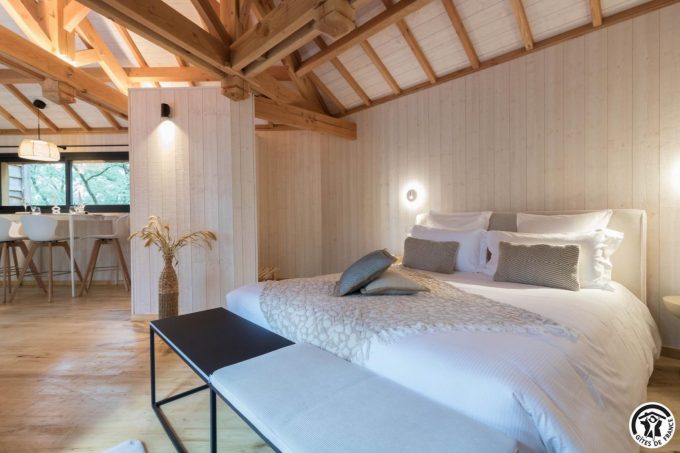 31G301727-8d7ddd451d7447cd9a39839ae3cb6e55