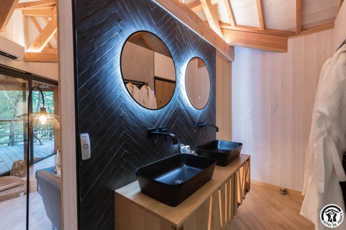 31G301727-a19b3b6228b54a48abbbb3e85f7cbb1c