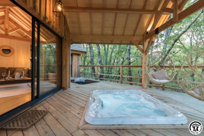 31G301727-cefc3ec2dcf845c387b8264908a7fe4a