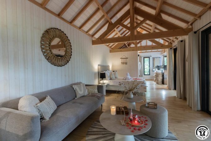 31G301727-d27434eb83cc467eb6a22ef3ca33dd18