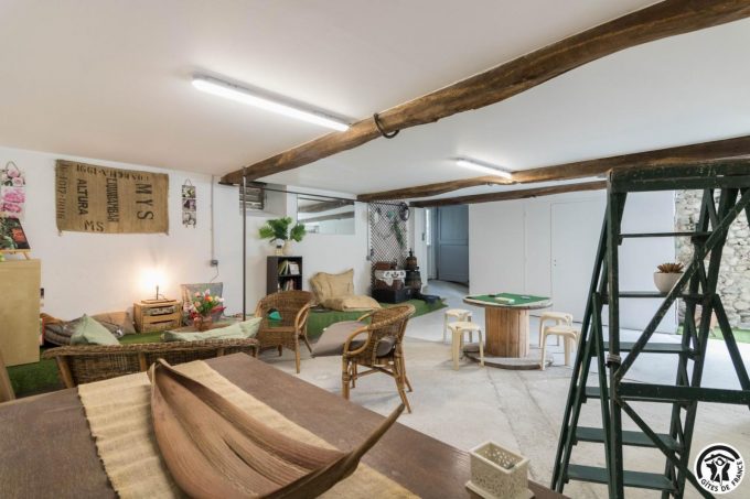 31G301753-15d5567f6a434e27825dce9ff45b3bab