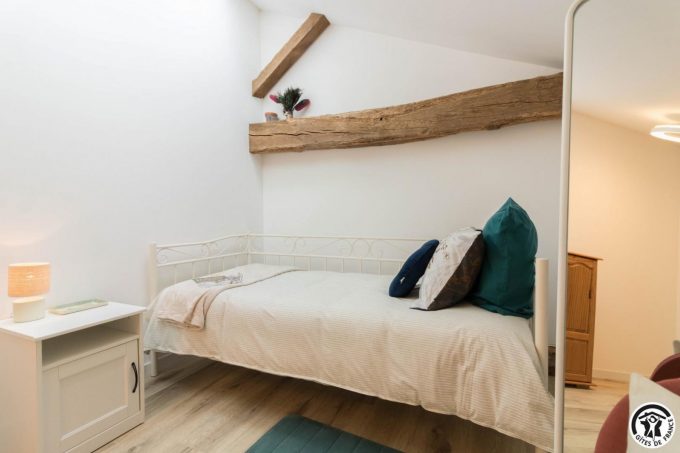 31G301753-60dabc48aa9c4a79bada68f83aaf62e2