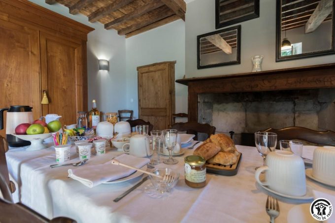 31G301771-0fc58fa78a194b93b7d2f03bd45c5764