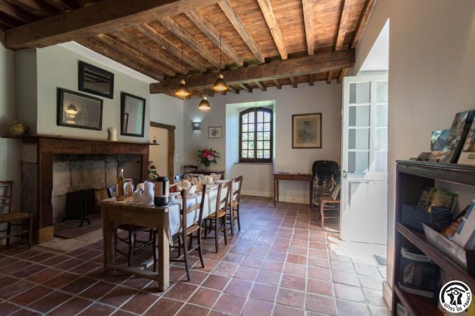 31G301771-545cd2ebfd25465db6aff76efeb7fc29