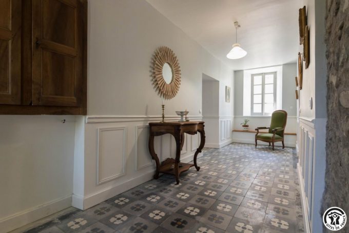 31G301771-7d7e7566437f43b386541f584c1a2eda