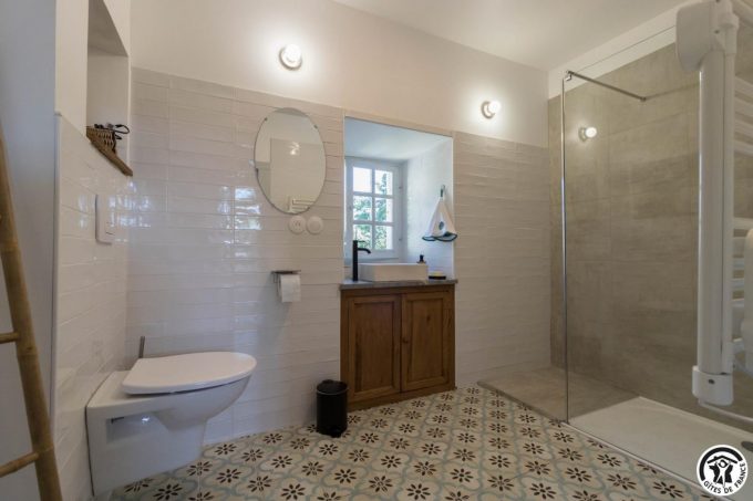 31G301771-efb0c4de76d4416faa26806e1f837cfb