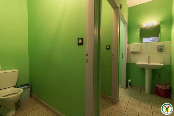 31G400525-05ea66990d8e4b038081ce85d92fa373