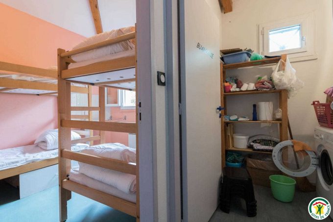 31G400525-40fd4a34ea0445708fc86670c78c18f2