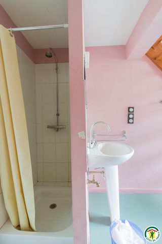 31G400525-85622c1046f040d4bad3835bbf91b654