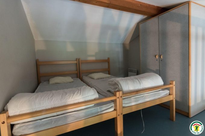 31G400525-a3b57029be924d44befeb7077267feb4