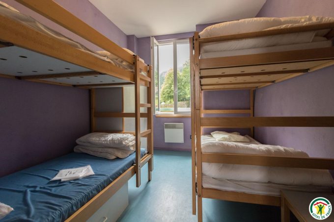 31G400525-c262137bb8bd46cf9efdacfff7370c5b