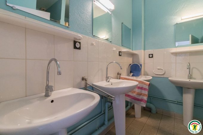 31G400525-cef785575614464fa5e74b1f20ef5f08