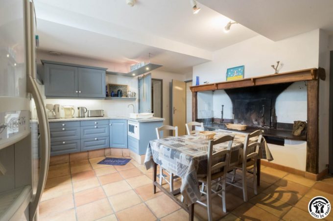 31G400541-258b5c8858964c5b9a00444d51d81954