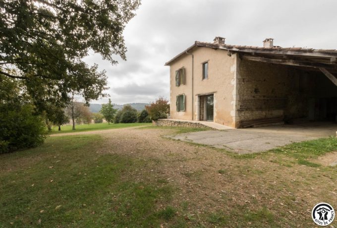 31G400541-39213284fd764064a3efa32ff4bcb83f